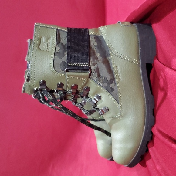 Sorel army green and camo combat boots lace up and side zipper - Picture 5 of 11
